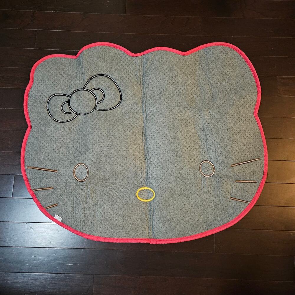 Hello Kitty Bath Mat or Throw Rug Decor NEW - Picture 2 of 4